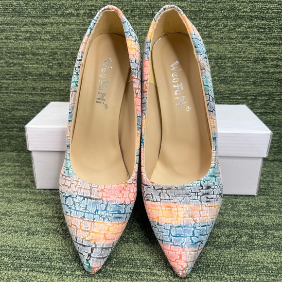 Wenfuni High Heels/Stilettos Ladies Footwear. Size 7.5 US / 38 E. - Picture 3 of 9
